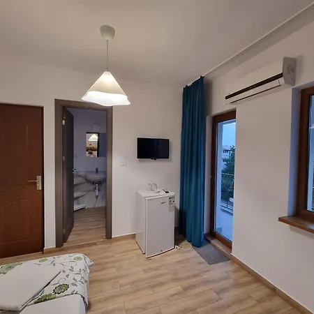 Casa Tuia By Eforooms - Liniste Si Primitoare Casa de hóspedes 3*